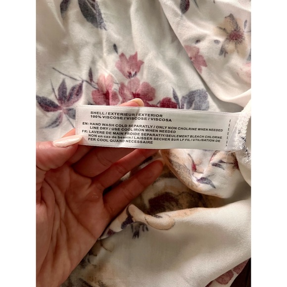 🔴SOLD🔴As U Wish white floral maxi dress - Picture 8 of 10